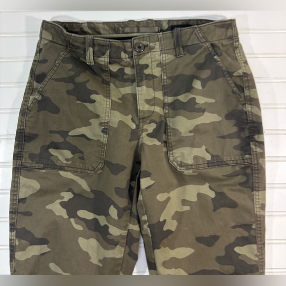 Banana Republic Slim Utility Pant Jogger Camo Womens Size 6 Zipper Ankles Casual - Picture 3 of 16